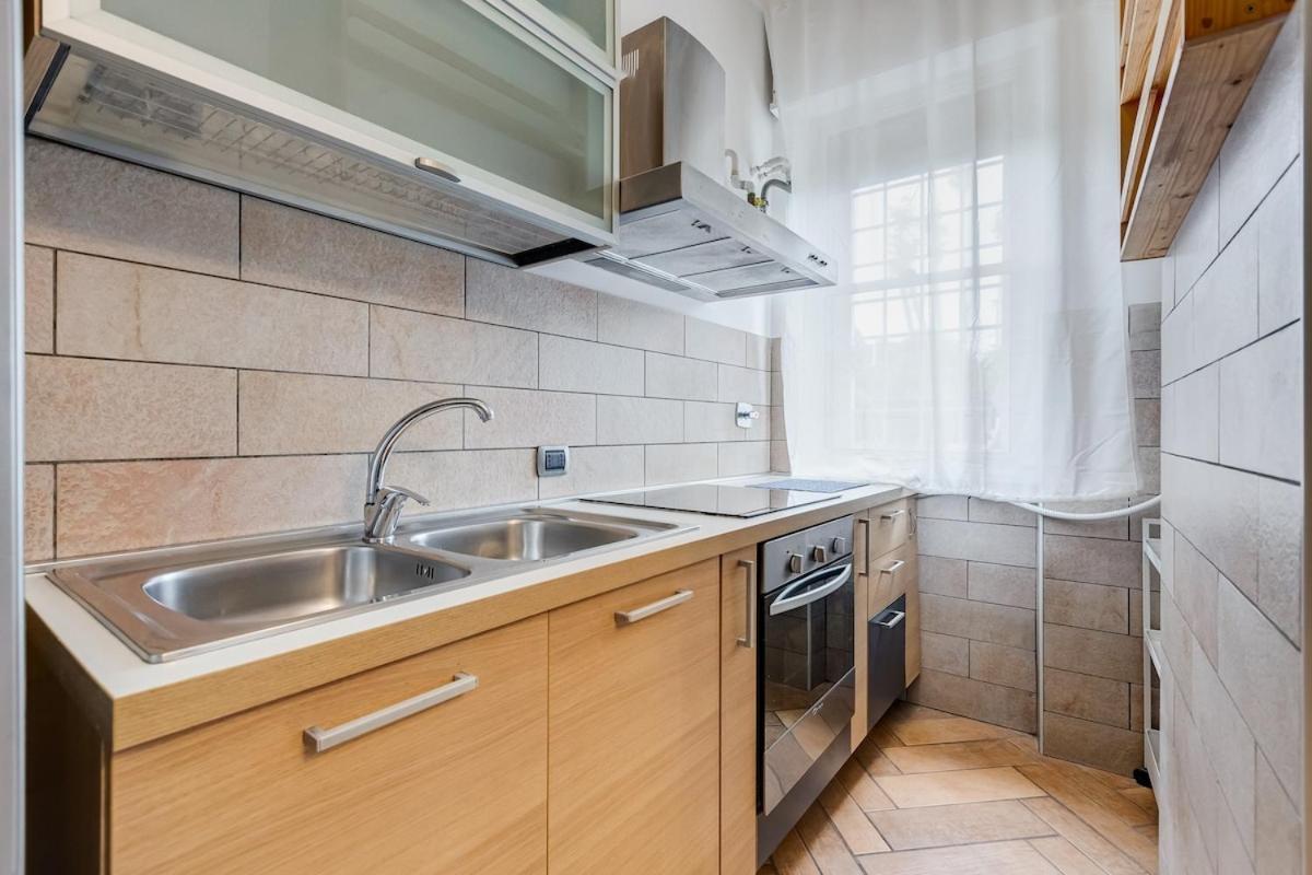 Apartment Ferravilla Apt, 2 Min To Subway! Rome